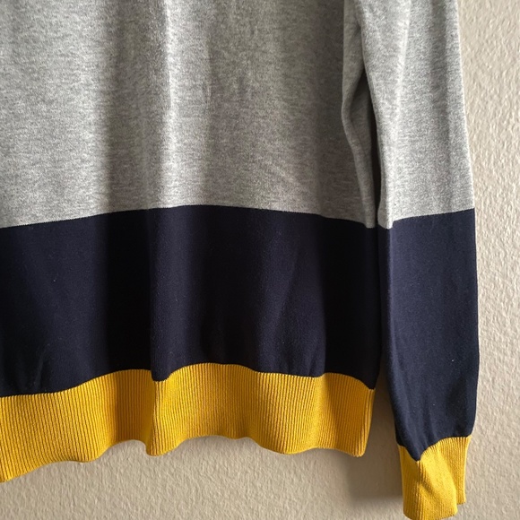 TOMMY HILFIGER V NECK SWEATER - Picture 3 of 5